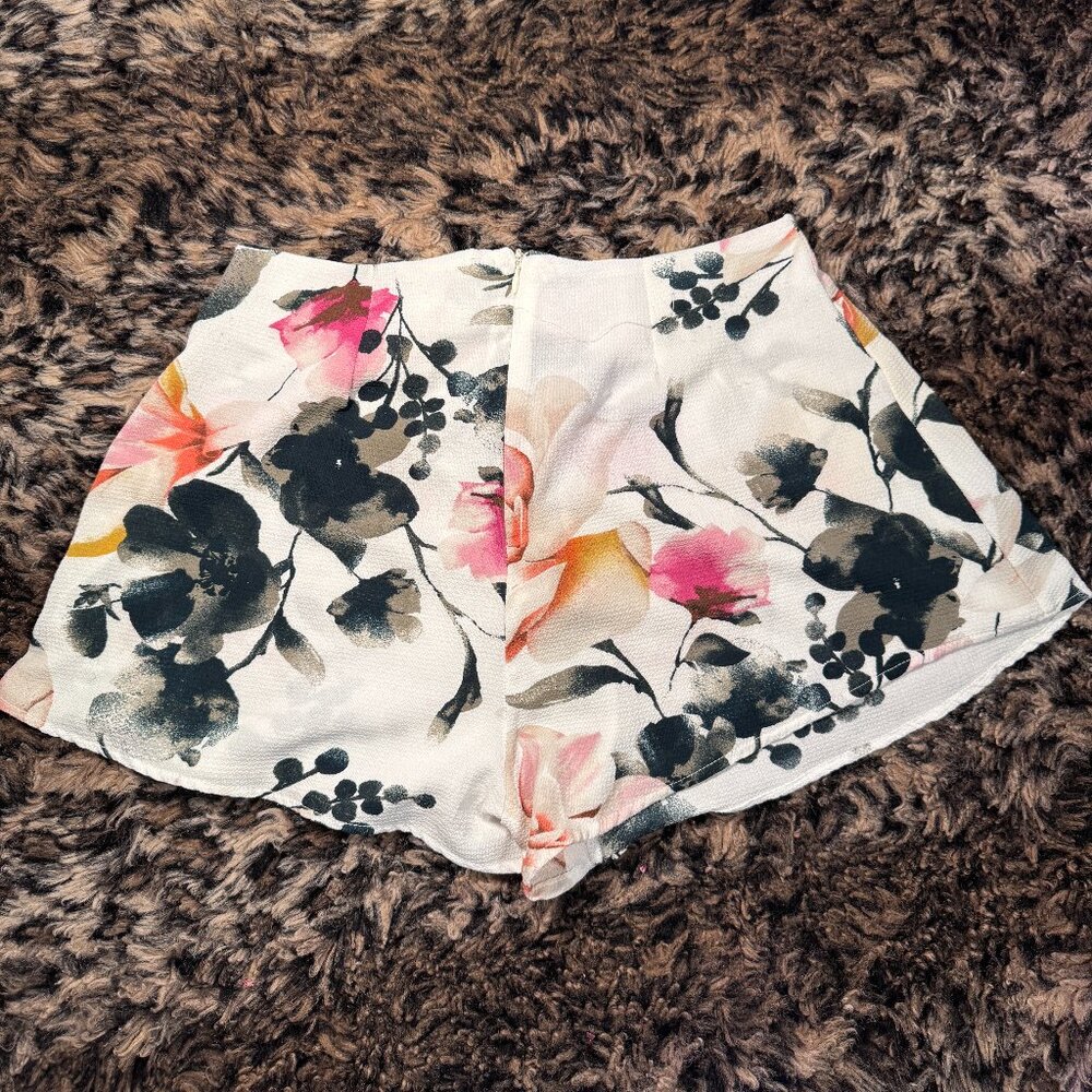 Short Maute Monde Floral Design Absolutely Stunning Looks Size M
